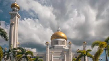 Borneo Adası 'ndaki Bandar Seri Begawan Brunei' deki Omar Ali Seydidin 'in dışı.