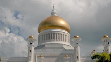 Borneo Adası 'ndaki Bandar Seri Begawan Brunei' deki Omar Ali Seydidin 'in dışı.