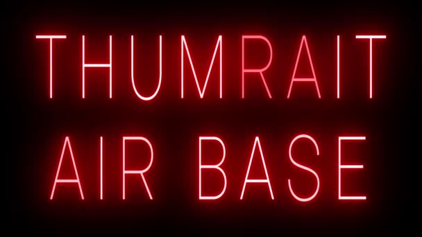 Flickling Kırmızı Retro Tarzı Neon Işığı Thumrait Hava Üssü Için — Stok video
