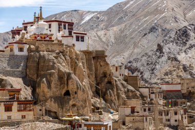 Tarihsel Lamayuru Budist Manastırı, Hint Himalayaları 'nda 11. yüzyıldan kalma 3.500 metre yükseklikte.