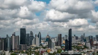 Bangkok şehir merkezindeki Thong Lo bölgesinin çağdaş siluetinin zaman aşımına uğraması
