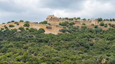 Hermon Dağı yakınlarındaki Golan Tepeleri 'ndeki antik Nimrod Kalesi' nin panoramik manzarası