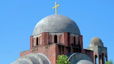 Priştine şehir merkezindeki terk edilmiş Sırp Ortodoks Katedrali 'nin insansız hava aracı görüntüsü