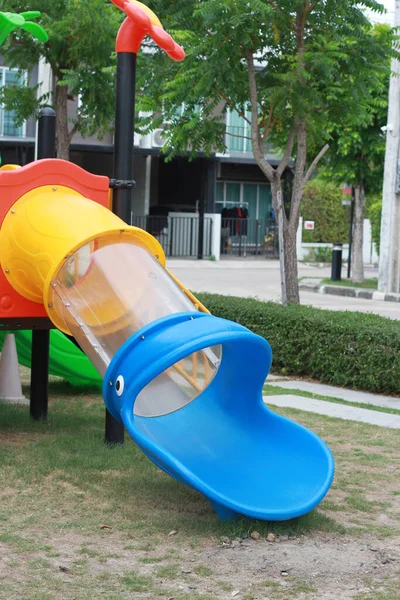 Parque Infantil Com Brinquedos Coloridos Adequados Para Crianças Para Bom — Fotografia de Stock