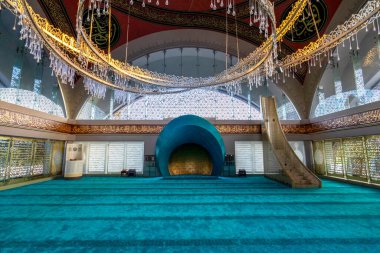 İstanbul, Türkiye 'deki Sakirin Camii' nin iç manzarası.
