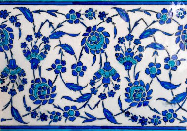 Topkapı Sarayı, İstanbul, Türkiye 'de çiçek desenli İznik seramik fayansları.