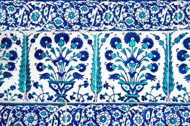 İstanbul Topkapı Sarayı 'ndaki Osmanlı İmparatorluk Hareminin antik Türk Iznik fayansları.