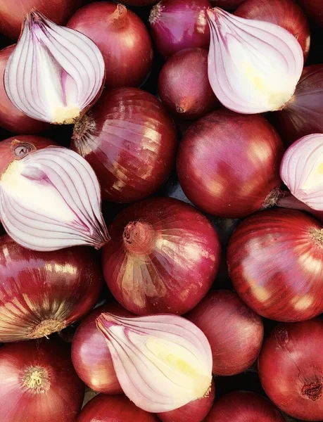 Kırmızı soğan yakın plan arkaplanı.