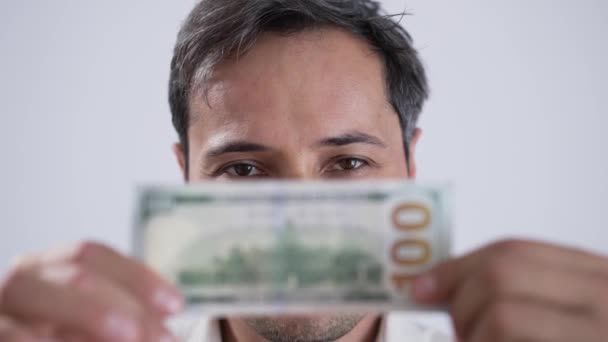 Expert Ověřování 100 Dolarové Bankovky Koncept Falešných Peněz — Stock video