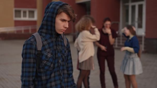 高中欺负行为的青少年受害者 — 图库视频影像