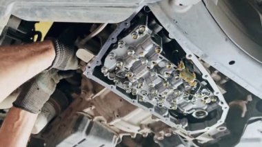 Arabadaki mekanik tamirat değişkeni iletimi