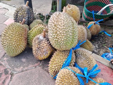 Durian meyve satışı.