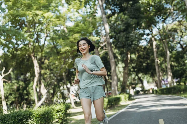 Feliz Atlético Mujer Asiática Corredores Ella Estaba Corriendo Parque Por — Foto de Stock