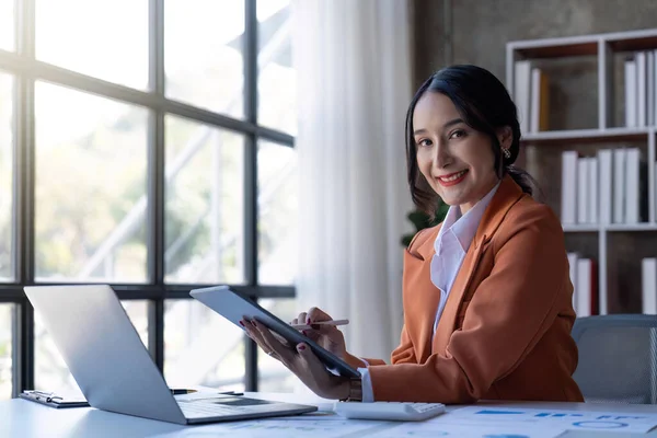 Asian Business Woman Using Calculator Laptop Tablet Doing Math Finance — Stockfoto