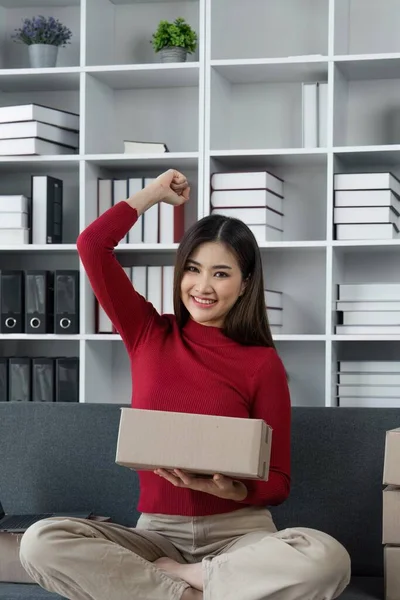Happy Young Online Business Shop Owner Feeling Excited Her Sale — Stock Photo, Image