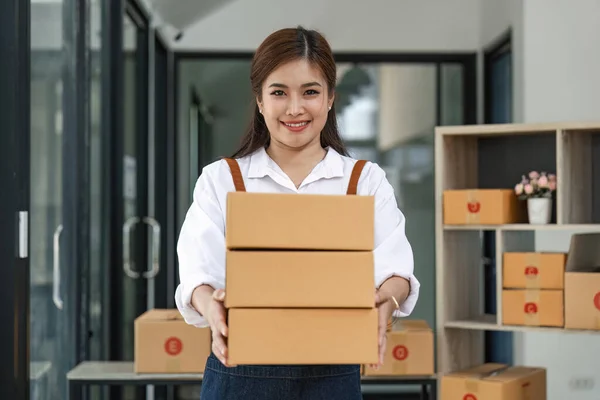 Boldog Ázsiai Munka Otthon Csomagolás Line Marketing Csomagolás Szállítás Kkv — Stock Fotó