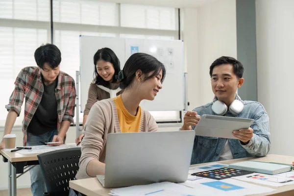 Brainstorming Plant Kreative Asiatische Teamarbeit Treffen Des Entwicklerteams Der Asiatischen — Stockfoto