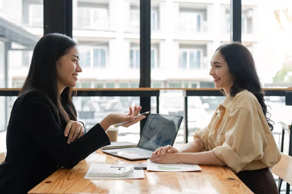 Happy Two Beautiful Young Asian Businesswoman Standing Discuss Working Together — Stock Photo, Image