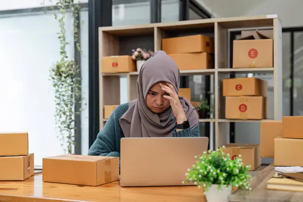 Stressed Muslim Online Business Owner Feeling Upset Sales Purchases Unsatisfactory — Stock Photo, Image