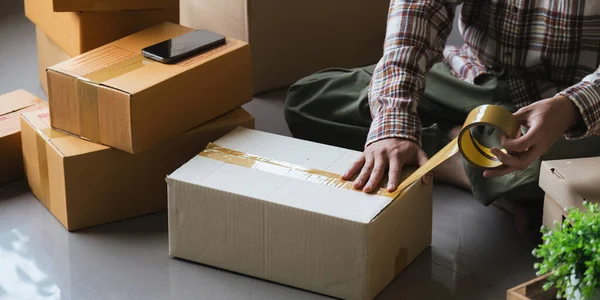 House Moving Concept Closeup Man Packing Cardboard Box — Stock Photo, Image