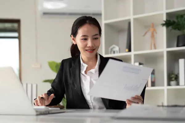 Young Business Woman Asian Employee Accounting Bookkeeping Documents Checking Financial — Stock Photo, Image