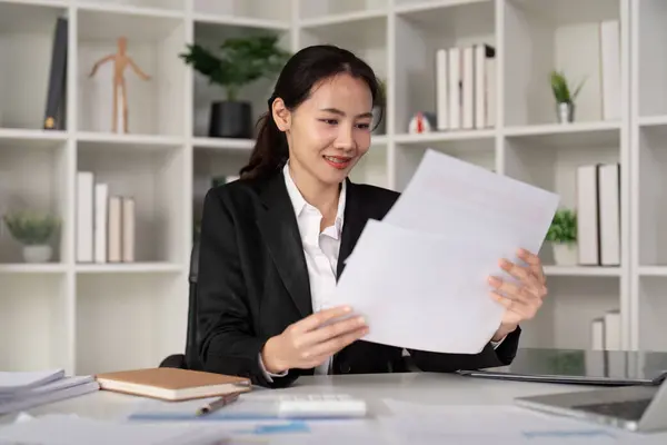Young Business Woman Asian Employee Accounting Bookkeeping Documents Checking Financial — Stock Photo, Image