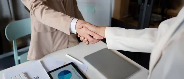 Business Handshake Lavoro Squadra Negoziato Successo Due Uomini Affari Stringono — Foto Stock