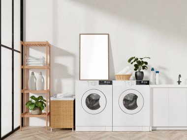 Çağdaş bir çamaşır odasında şık çamaşır makineleri, ahşap raflar ve taze bir atmosfer için yapraklı bitkiler var..