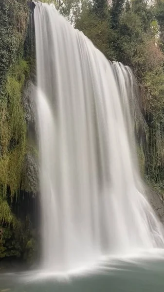 Monasterio Piedra 自然公園の滝 サラゴサ スペイン ピエドラ修道院 — ストック写真