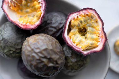 Mutfak Günışığında Tutku Meyvesi Aydınlandı