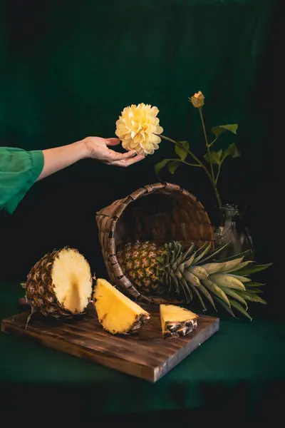 Exotische Eleganz Ein Ananas Stillleben Ananas Chiaroscuro — Stockfoto