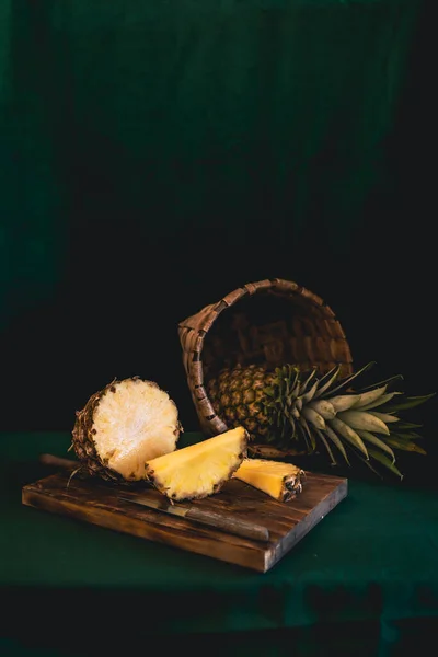 Exotische Eleganz Ein Ananas Stillleben Ananas Chiaroscuro — Stockfoto