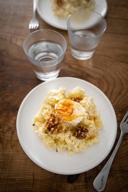 Atascaburras o brandada, morina, patates, sarımsak ve yumurtadan yapılan tipik İspanyol mutfağıdır.