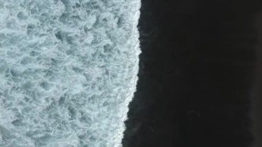 Santa Barbara sahilinin Azores Sao Miguel 'deki insansız hava aracı görüntüleri.