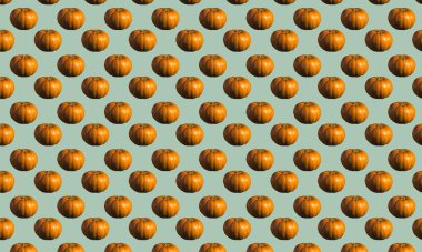 Turuncu balkabaklarının yumuşak pastel yeşil arka planda tekrarlanan tasarımı, mevsimlik projeler, sonbahar dekorları ve Cadılar Bayramı veya Şükran Günü için şenlikli tasarımlar için mükemmel.