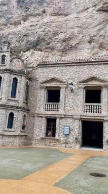 Calasparra, Murcia, İspanya 'daki Nuestra Seora de la Esperanza Sığınağı' nın önü