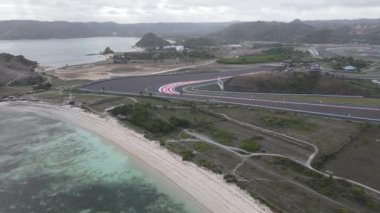 Fotage Drone Mandalika Endonezya Devresi. Bu görüntü 18-20 Eylül 2022 (15: 00) civarında çekildi. Kuta, Pujut, Merkez Lombok Regency, Batı Nusa Tenggara, Endonezya, 83573Boyut 3840x2160