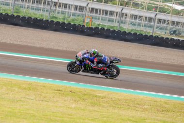 MotoGP 2022 . Fabio Quartaro (20). Canavar Enerjisi Yamaha Takımı. Pertamina Mandalika Uluslararası Pist Endonezya 'da. (Editör Yayınları) Yakalanan: 16 Şubat 2022 Kuta, Central Lombok, Batı Nusa Tenggara, Endonezya.