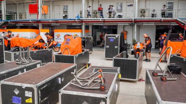 Pertamina Mandalika Uluslararası Pist Endonezya 'da Paddock Tech3 KTM Fabrika Yarış Takımı. (Editör Yayınları) Yakalanan: 12 Şubat 2022 Kuta, Central Lombok, Batı Nusa Tenggara, Endonezya.