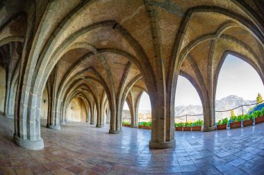 Ravello köyü hakkında güzel detaylar kemerli güzel mimari, İtalya 'nın Amalfitana kıyıları, web pankartı