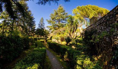 Ravello köyü hakkında güzel detaylar kemerli güzel mimari, İtalya 'nın Amalfitana kıyıları, web pankartı