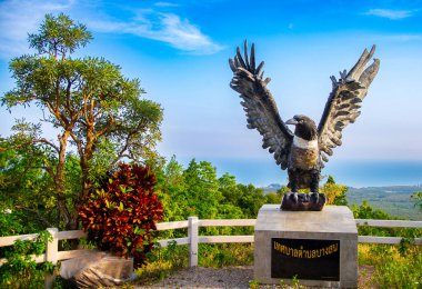 Tourist area where you can see the raptor birds that live in the Chumphon area of Thailand