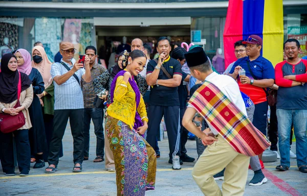 February 2023 Kuala Lumpur Malaysia Prenuptial Dance Street Young People — Stock Photo, Image
