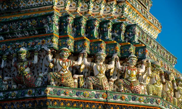 Остров Даун Потрясающее Место Берегу Реки Бангкоке Культовые Кхмерские Шпили — стоковое фото