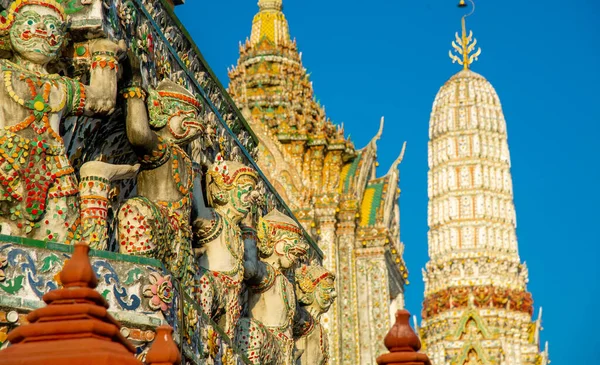 Temple Dawn Stunning Riverside Temple Bangkok Its Iconic Khmer Style — Stock Photo, Image