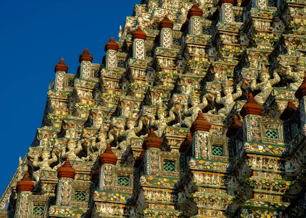 Остров Даун Потрясающее Место Берегу Реки Бангкоке Культовые Кхмерские Шпили — стоковое фото