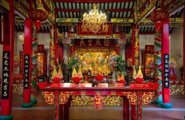 24 Şubat 2023-Bangkok Tayland. Bu tapınaklar dekoratif mimarisi, karmaşık dekorasyonu ve sakin atmosferiyle bilinir. Baskın kırmızı renk.