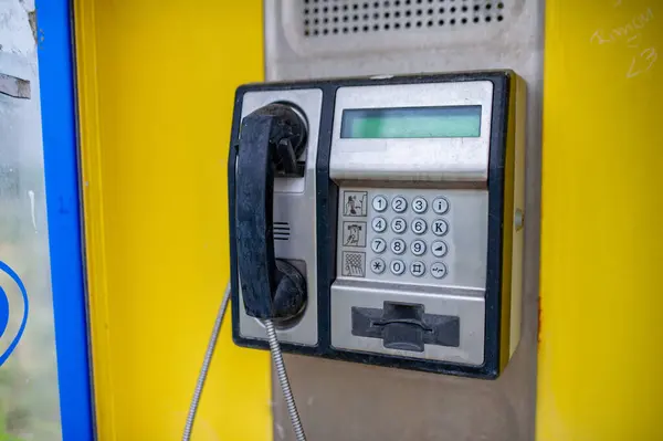 Teléfono Público Con Botones Conectados Pared Imagen De Stock
