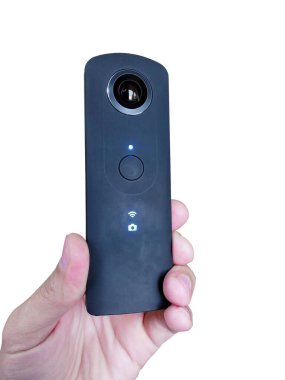 Ultra ince 360 derecelik kamera elinde, yakın plan, kesik.     