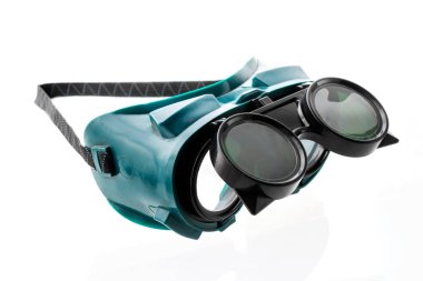 Kaynak gözlükleri, güvenlik gözlükleri, inşaat konseptleri, beyaz üzerine izole edilmiş.